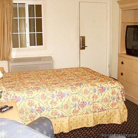 Stockton Travelers Motel Номер фото
