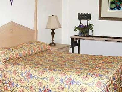 Stockton Travelers Motel Экстерьер фото
